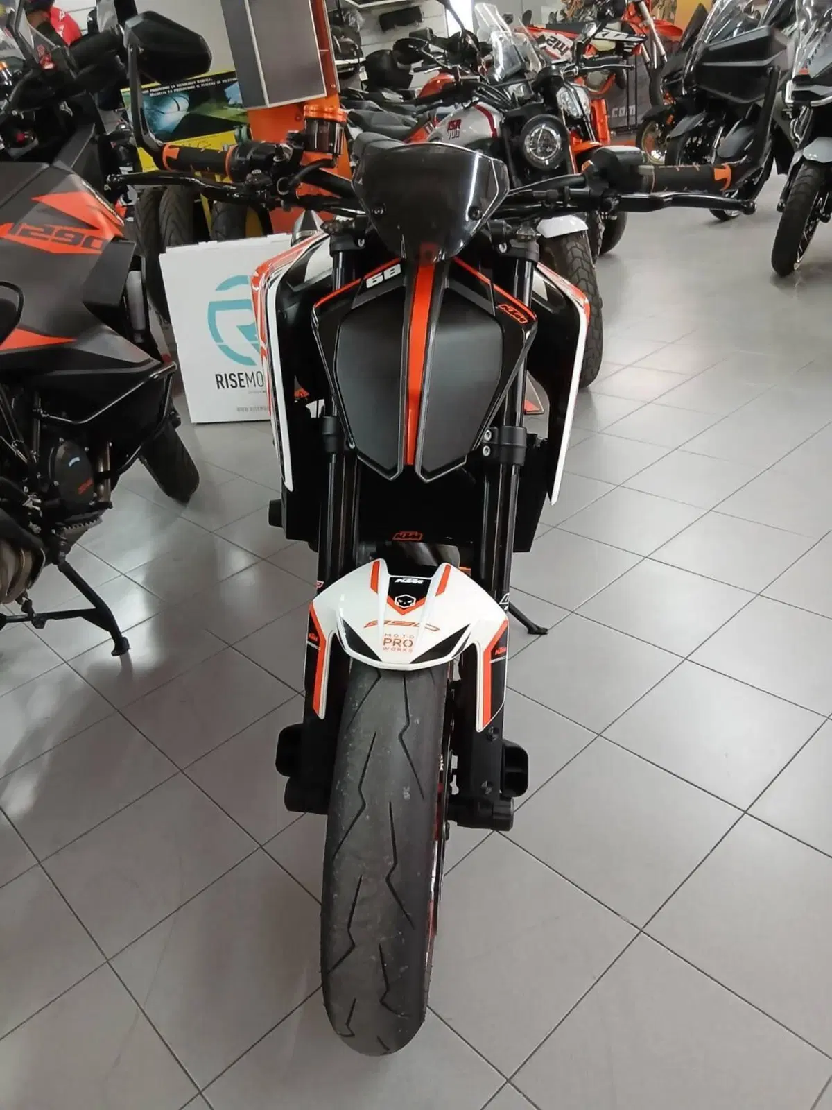 KTM 890 Duke R (2021 - 23) (4)