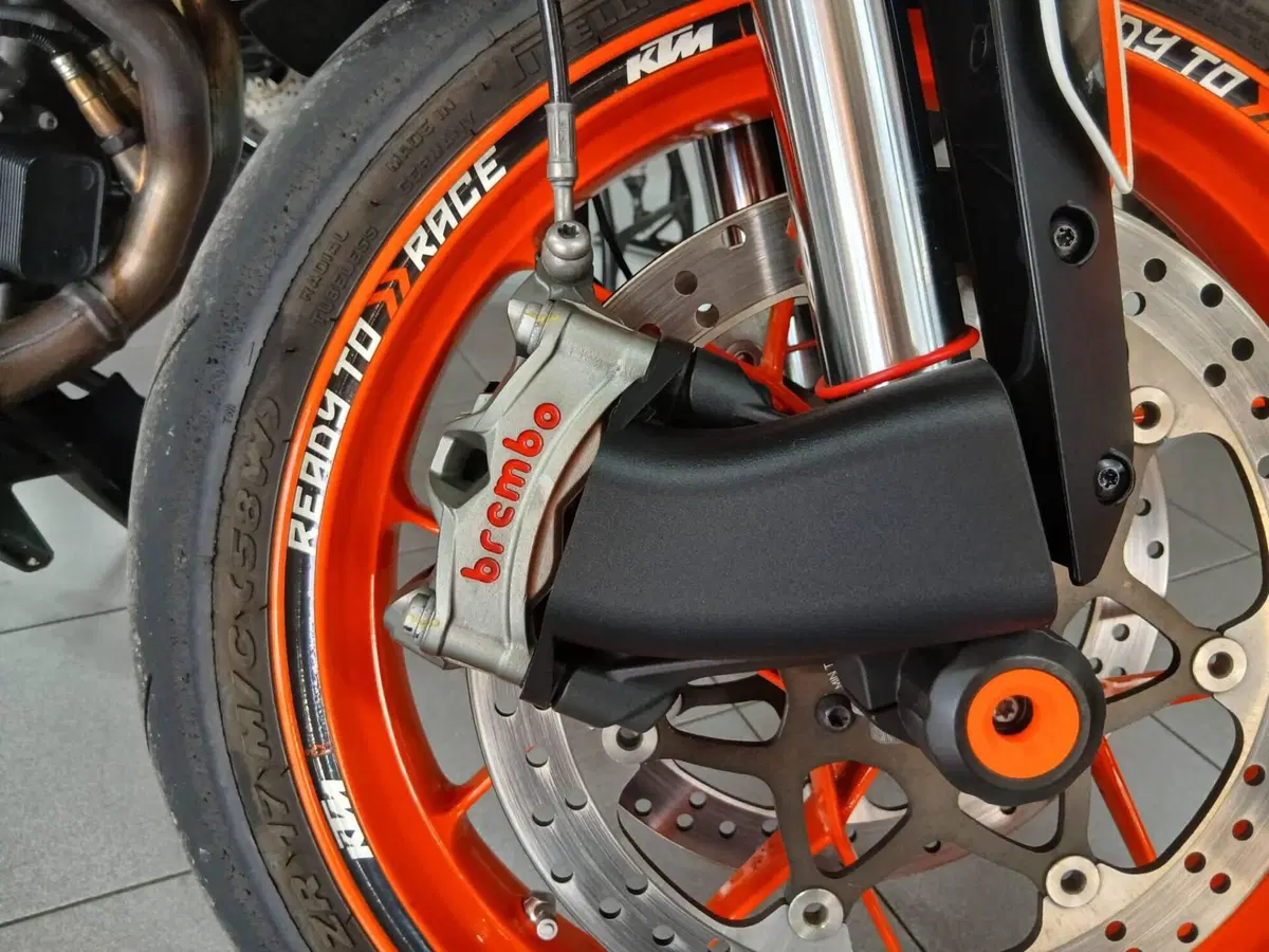 KTM 890 Duke R (2021 - 23) (5)