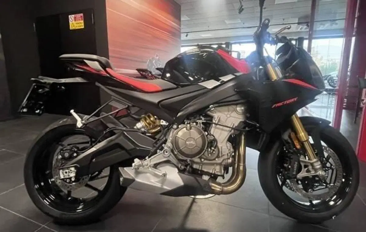 Aprilia Tuono 660 Factory (2025 - 26) (2)