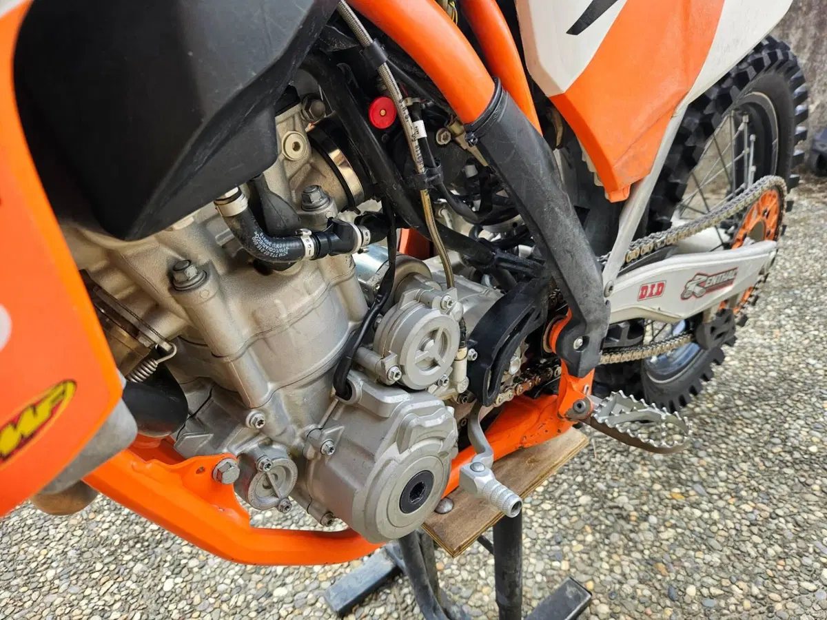 KTM 350 SX-F (2015) (4)