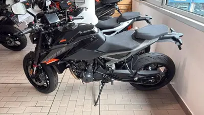 KTM 790 Duke (2027) nuova