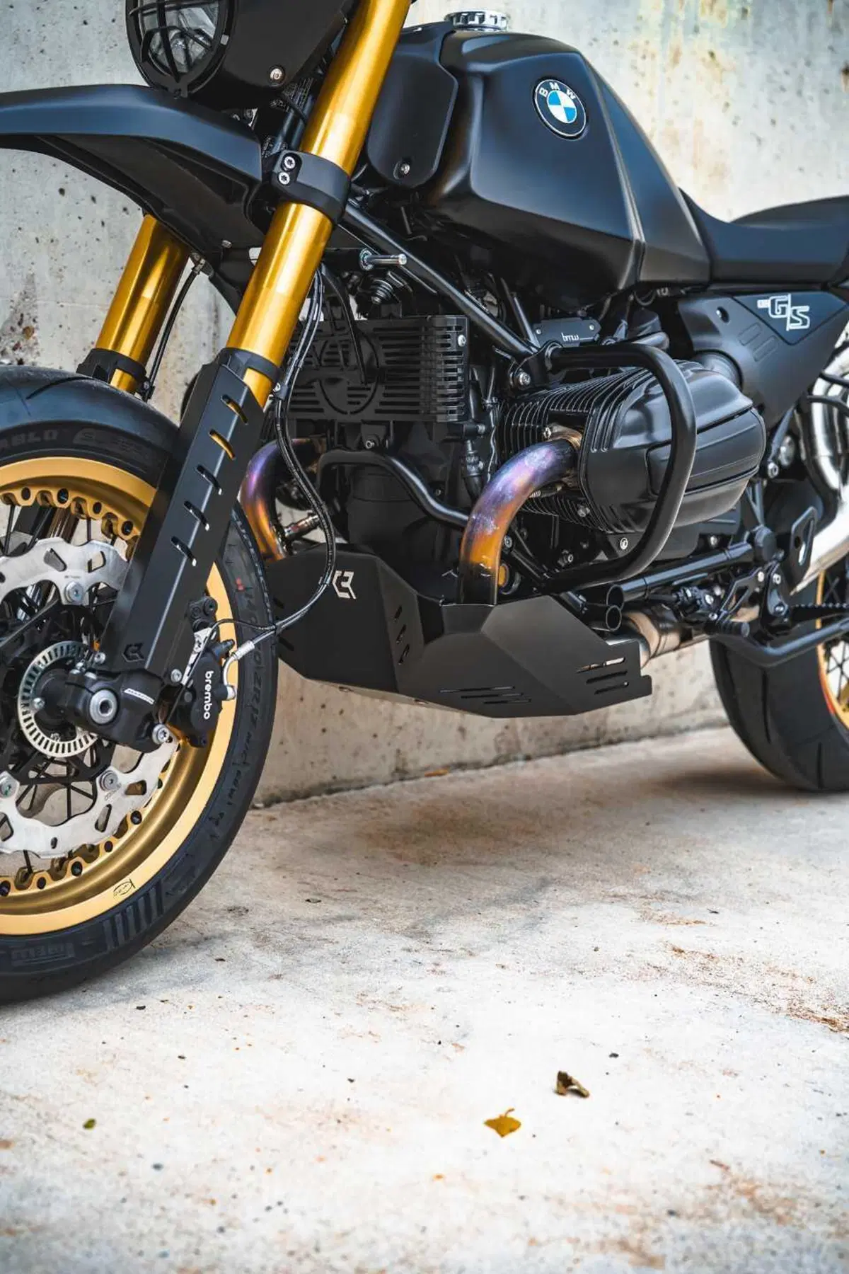 BMW R12 G/S SUMO, come la boxerona diventa Supermoto (4)