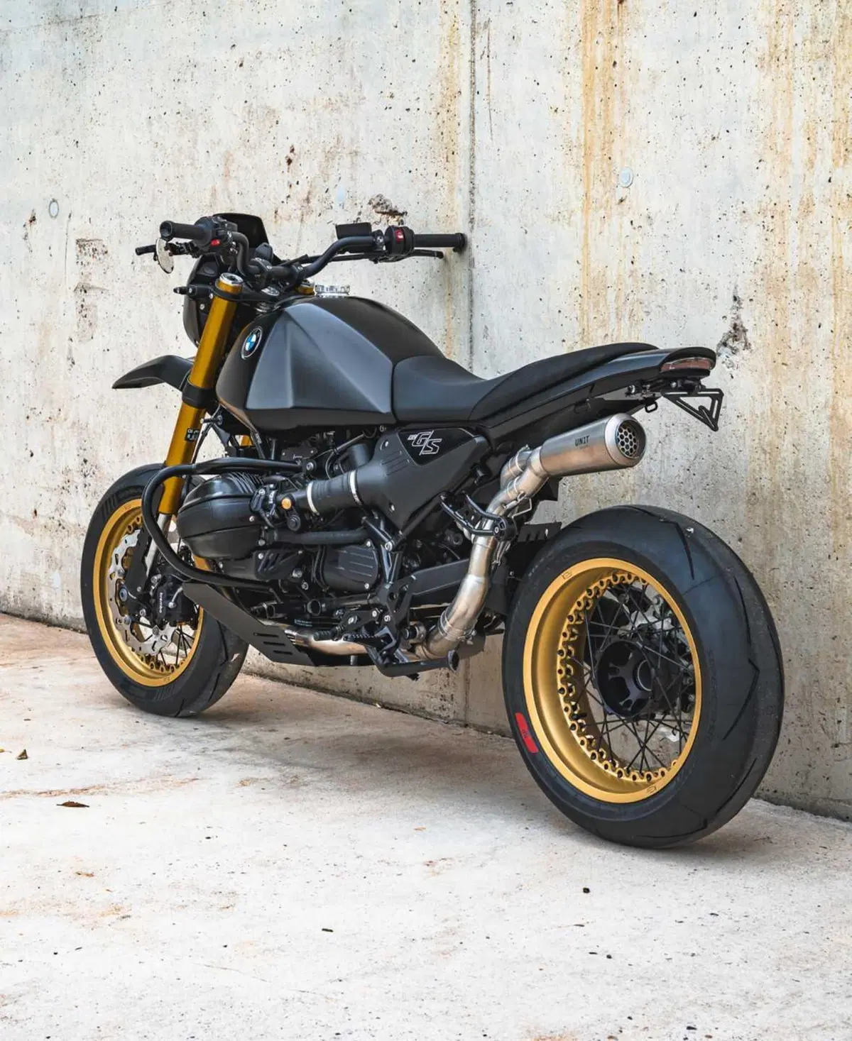 BMW R12 G/S SUMO, come la boxerona diventa Supermoto (7)