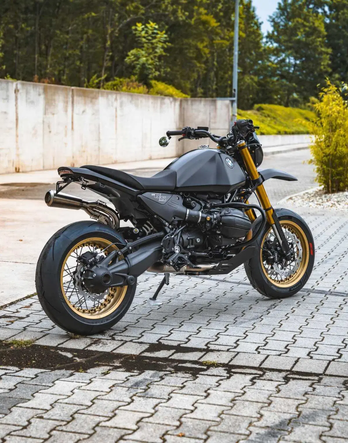 BMW R12 G/S SUMO, come la boxerona diventa Supermoto (9)