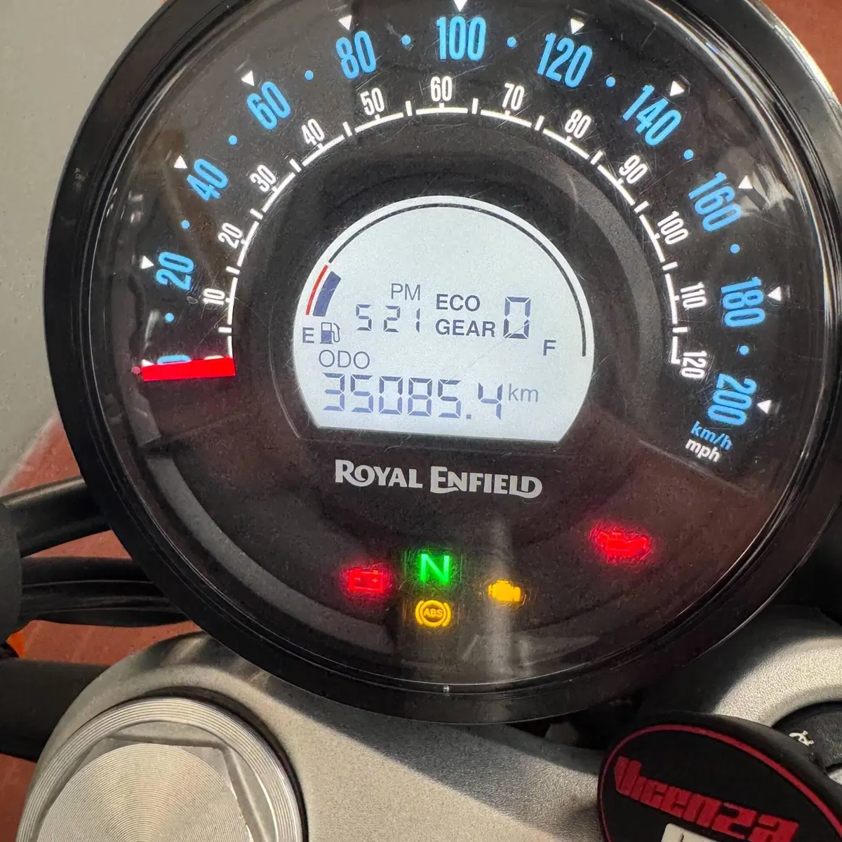 Royal Enfield Super Meteor 650 (2023 - 26) (6)
