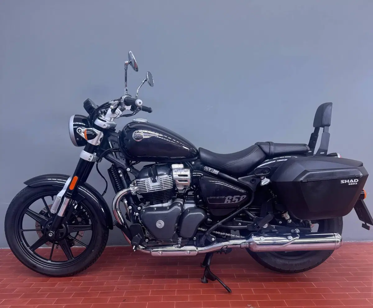Royal Enfield Super Meteor 650 (2023 - 26) (8)