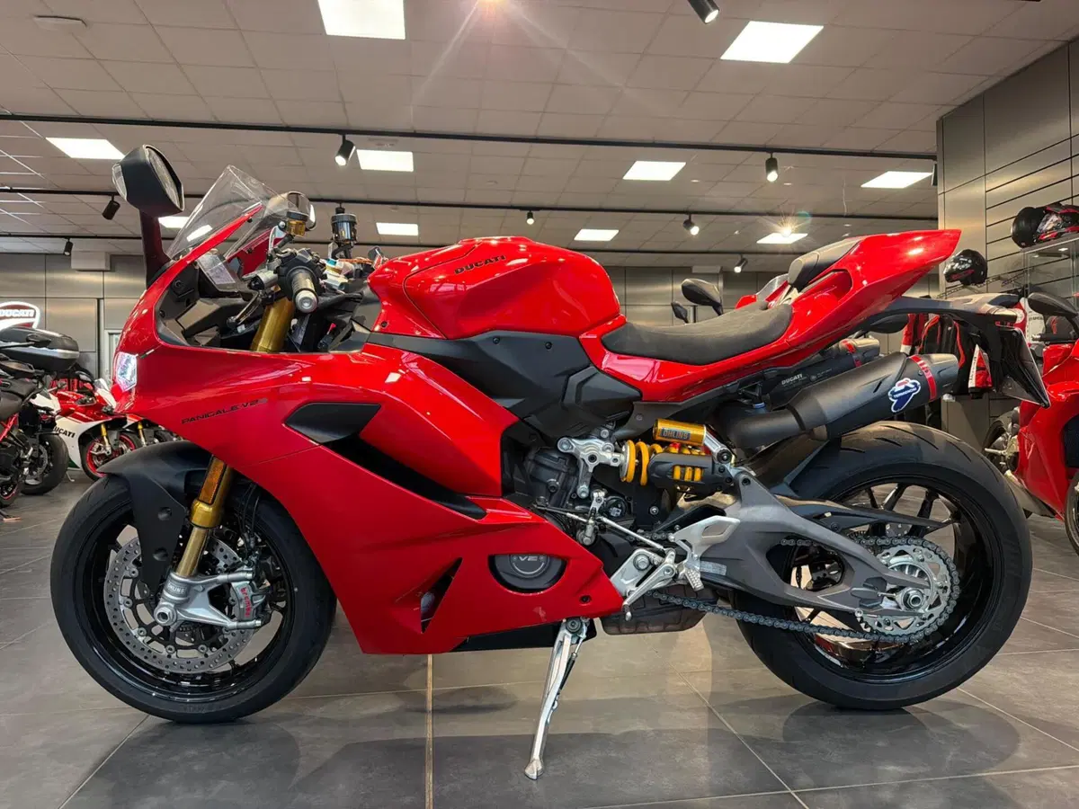 Ducati Panigale V2 S (2025 - 26) (2)