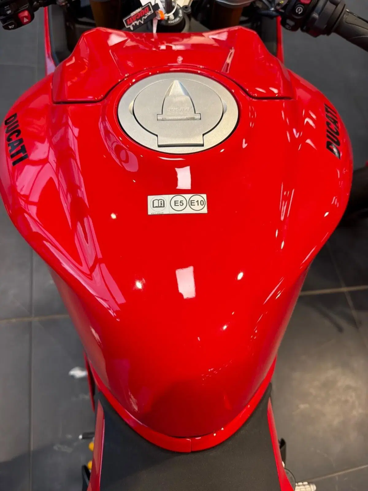 Ducati Panigale V2 S (2025 - 26) (12)