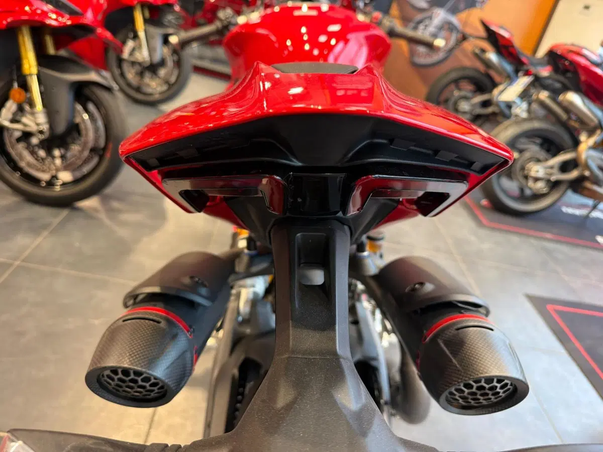 Ducati Panigale V2 S (2025 - 26) (16)