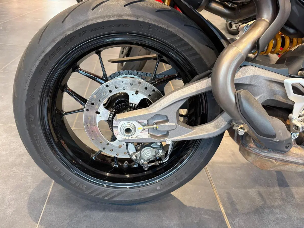 Ducati Panigale V2 S (2025 - 26) (19)