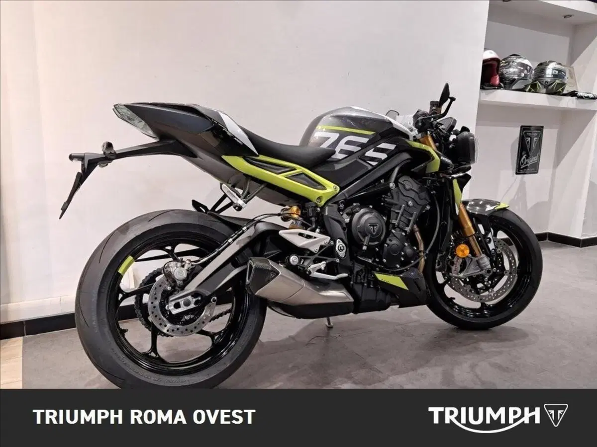 Triumph Street Triple 765 Moto2 (2026) (5)