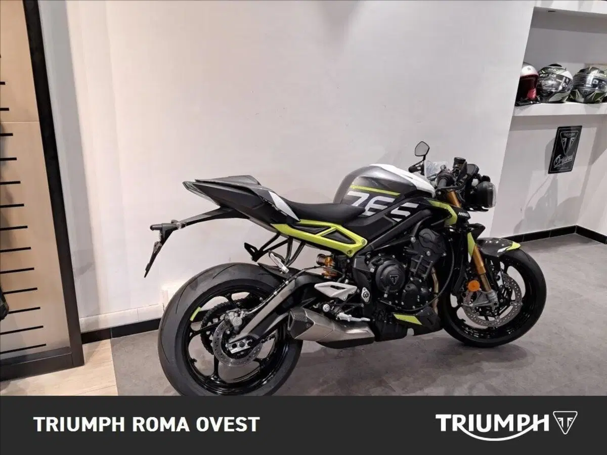 Triumph Street Triple 765 Moto2 (2026) (4)