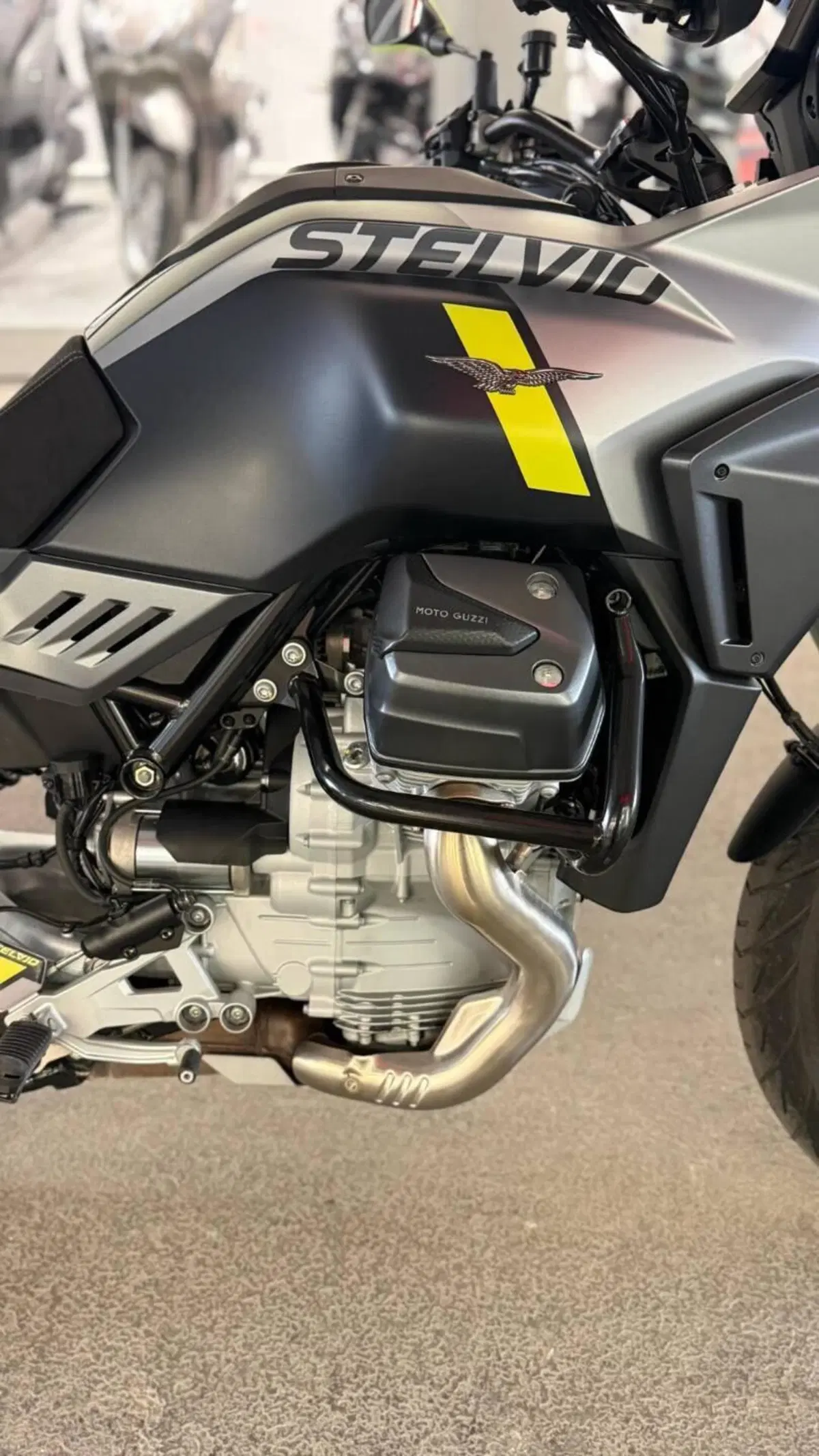 Moto Guzzi Stelvio (2024 - 26) (8)