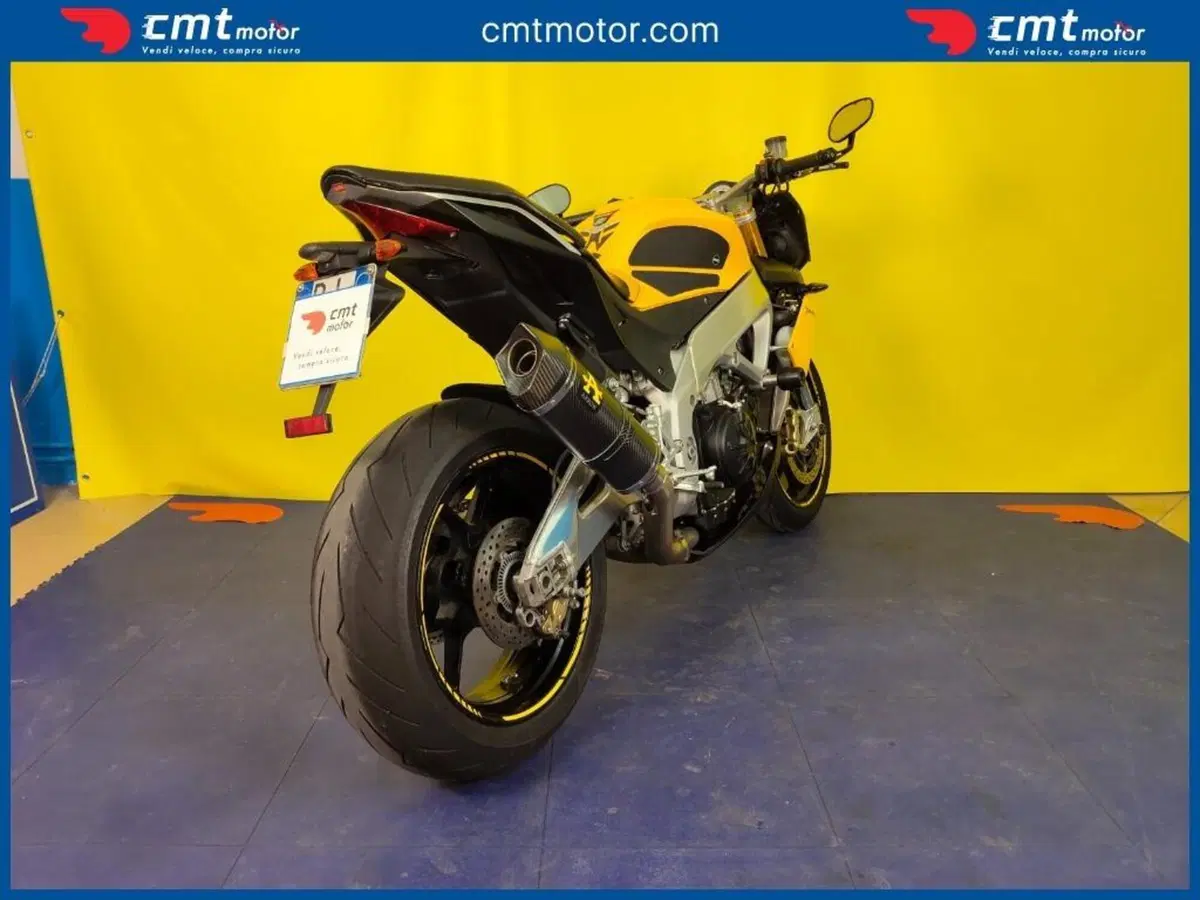 Aprilia Tuono V4 R APRC (2011 - 13) (4)