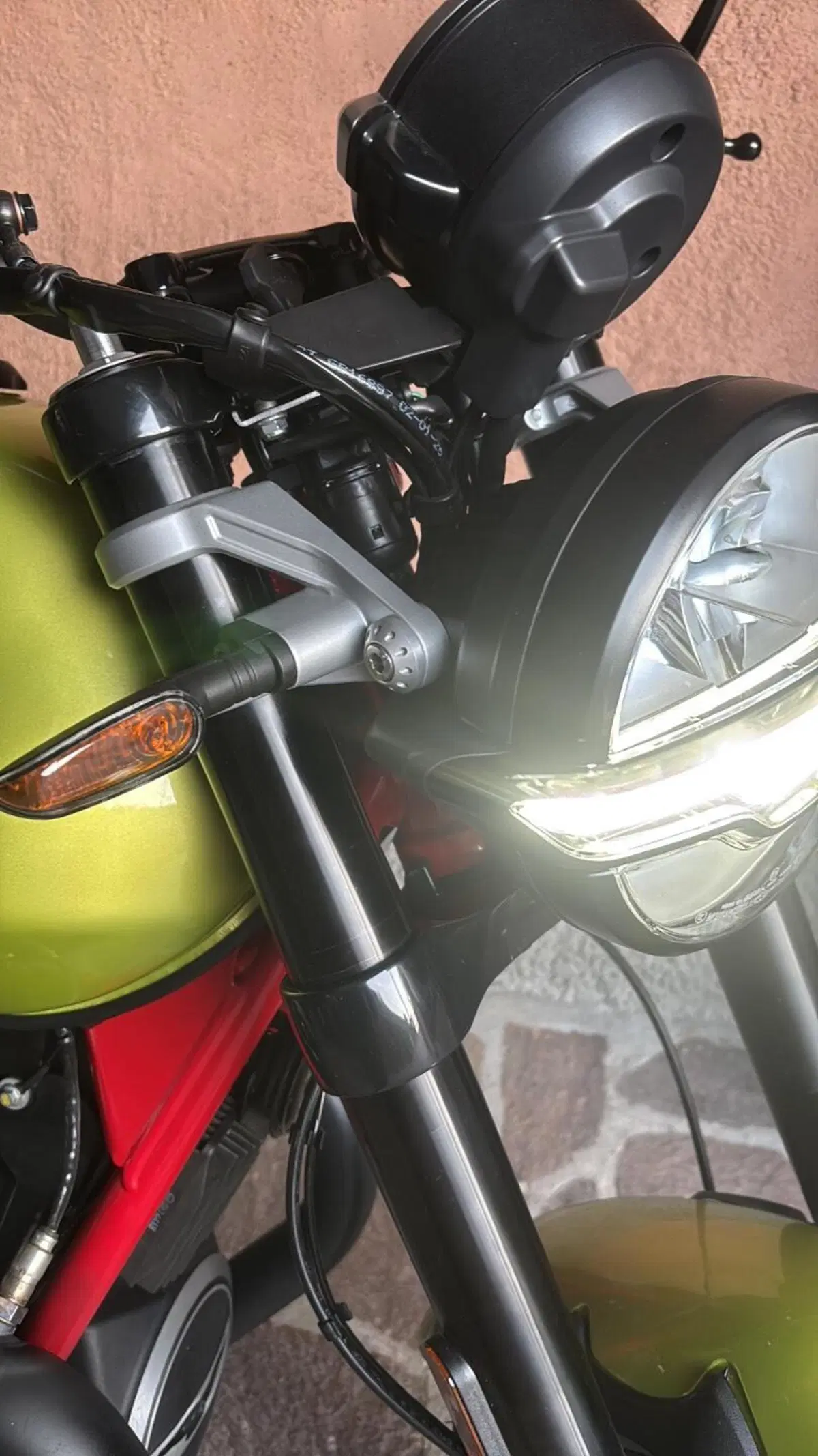 Moto Guzzi V7 Sport (2025 - 26) (4)