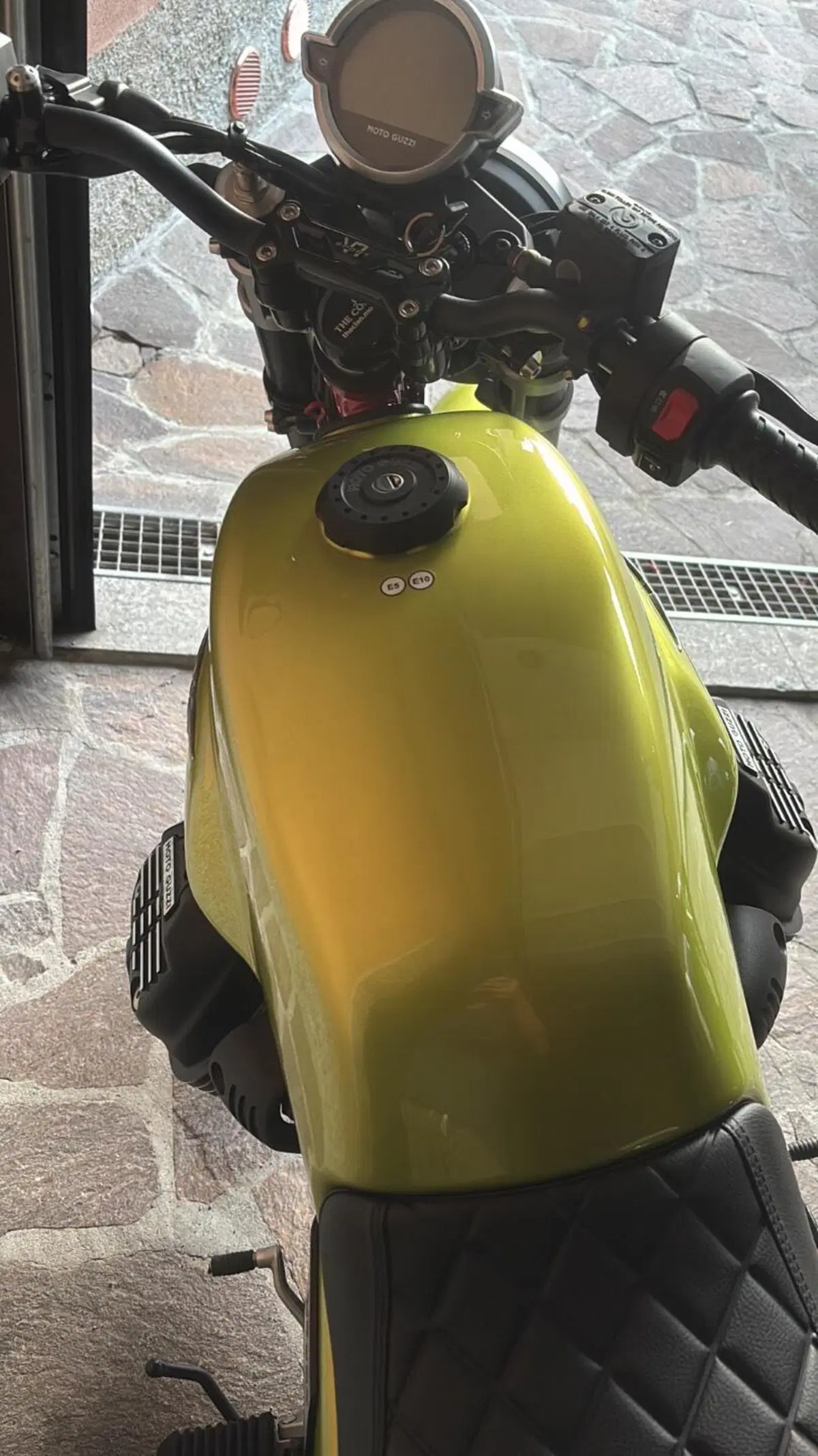 Moto Guzzi V7 Sport (2025 - 26) (8)