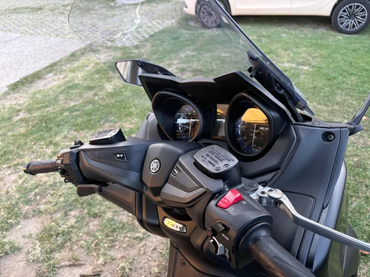 Yamaha T-Max 560 (2020 - 21) (6)