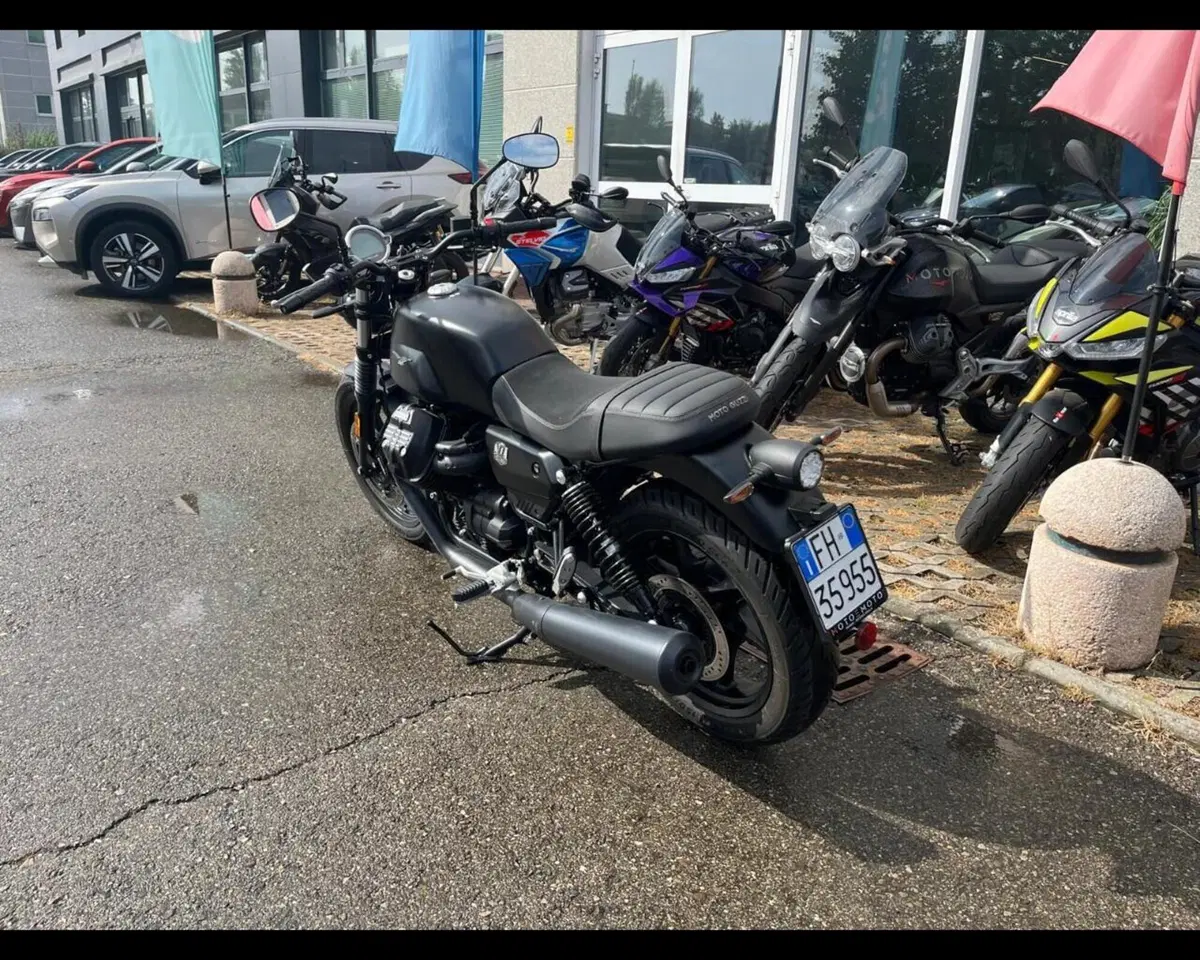 Moto Guzzi V7 850 Stone Special Abs (2021) (7)