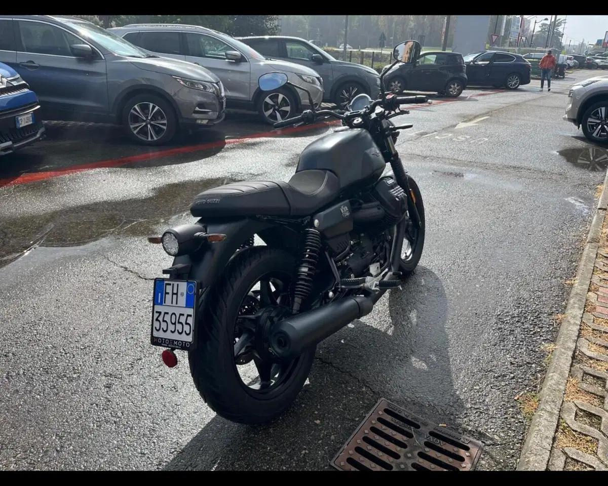 Moto Guzzi V7 850 Stone Special Abs (2021) (5)