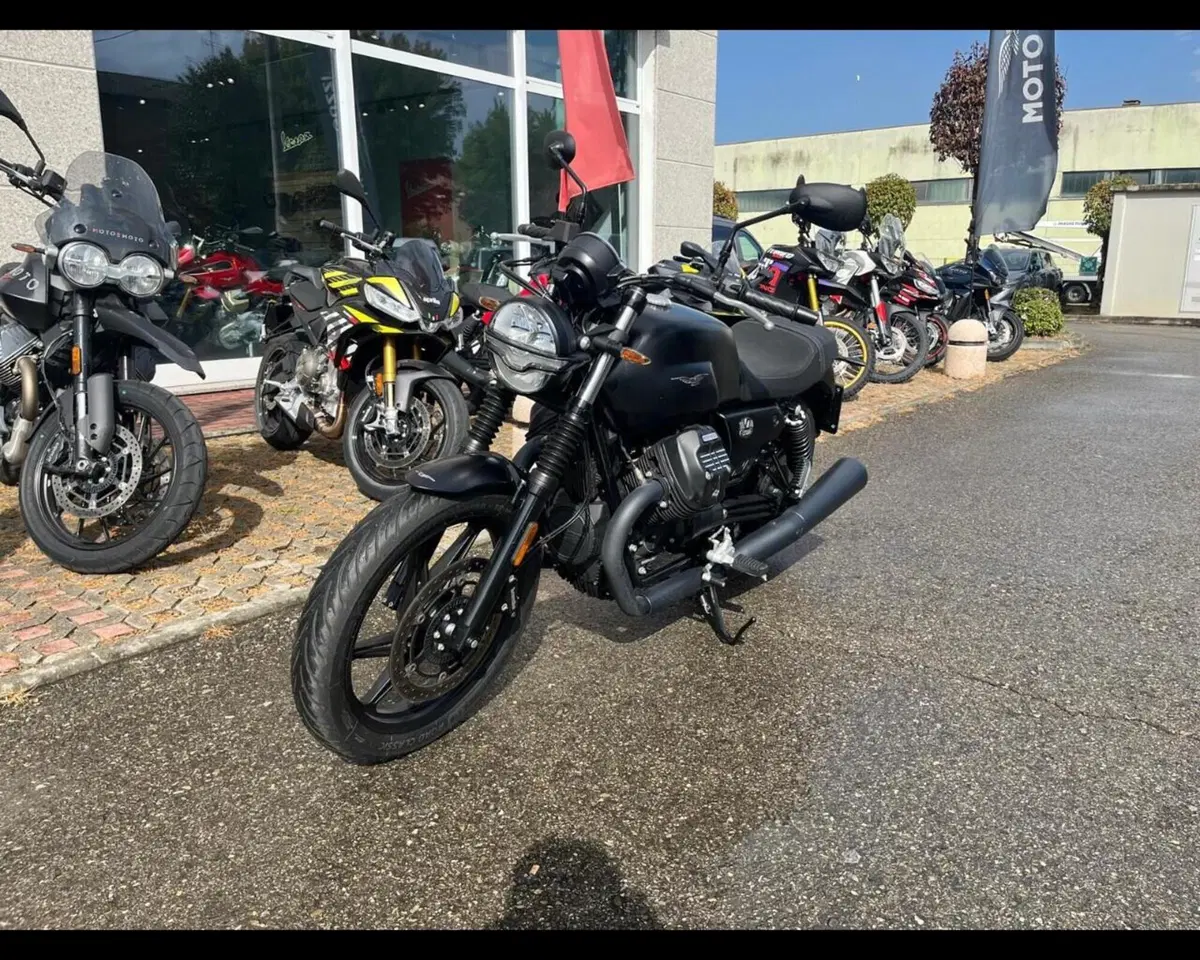 Moto Guzzi V7 850 Stone Special Abs (2021)