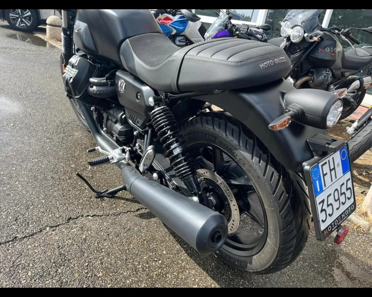 Moto Guzzi V7 850 Stone Special Abs (2021) (12)