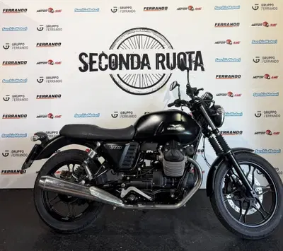 Moto Guzzi V7 II Stone (2015 - 17) usata