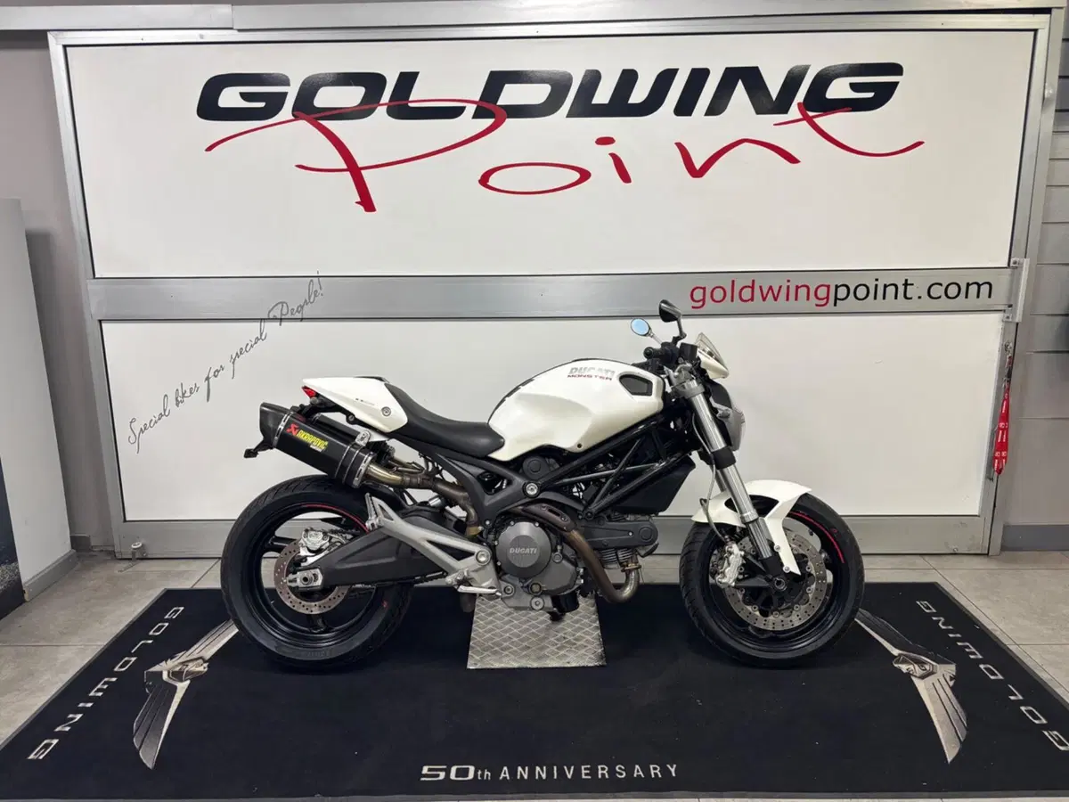 Ducati Monster 696 (2008 - 13) (3)