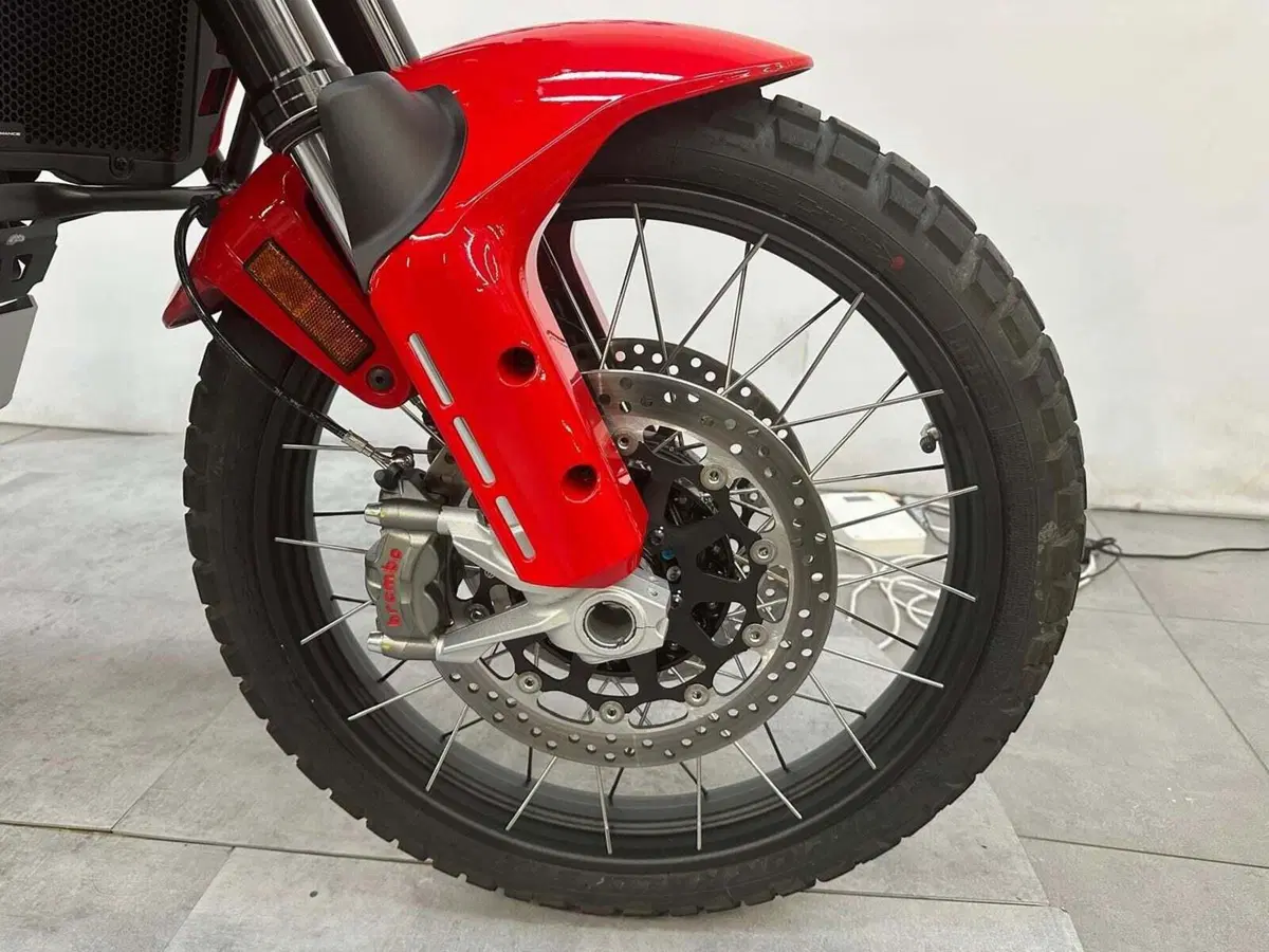 Ducati DesertX Discovery (2025) (9)