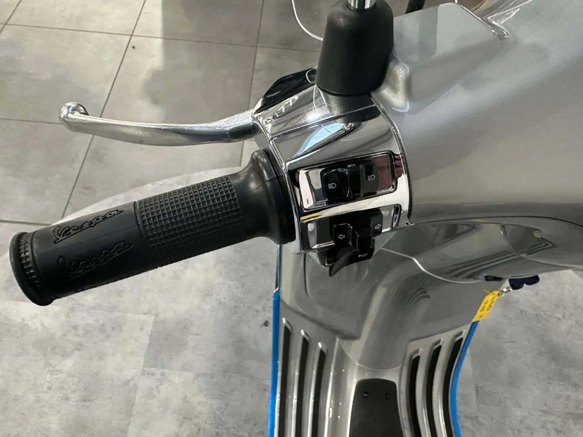 Vespa Primavera Elettrica 70 Tech (2024 - 26) (9)
