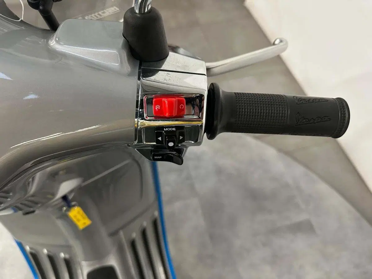 Vespa Primavera Elettrica 70 Tech (2024 - 26) (10)