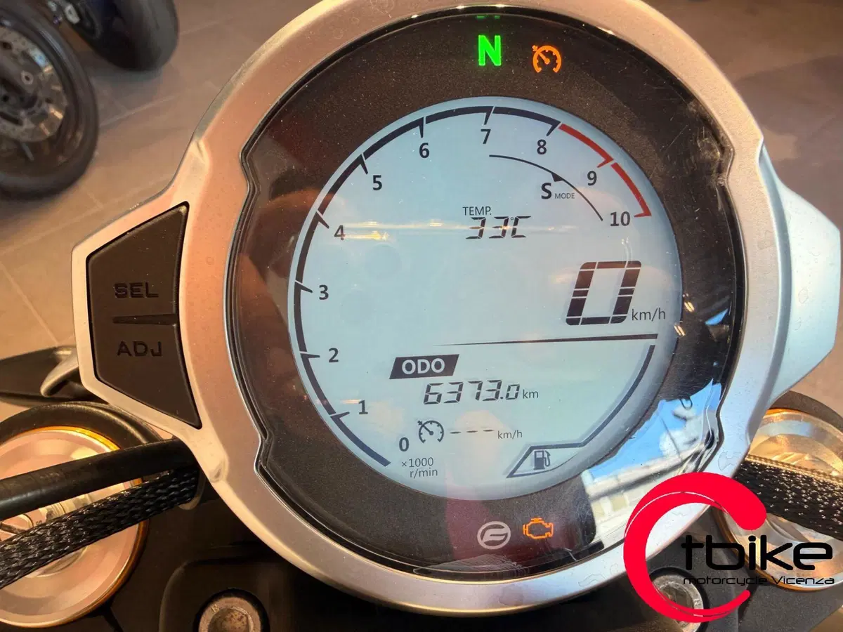 CFMOTO 700CL-X Heritage (2021 - 26) (2)