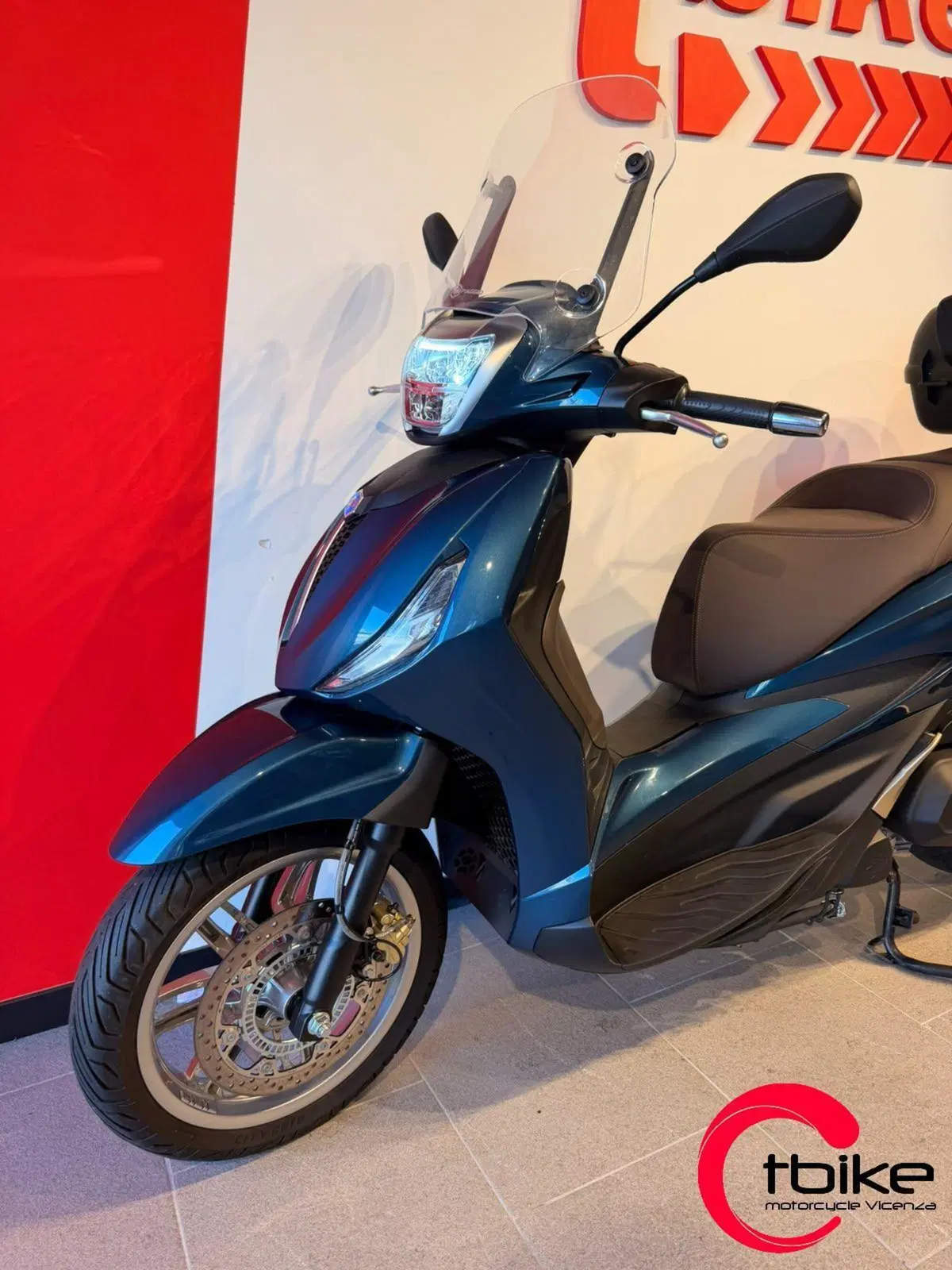 Piaggio Beverly 400 ABS-ASR (2021 - 24) (2)