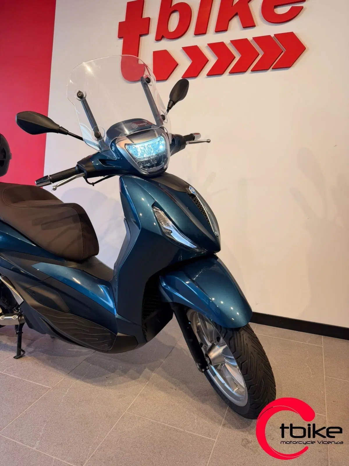 Piaggio Beverly 400 ABS-ASR (2021 - 24) (5)