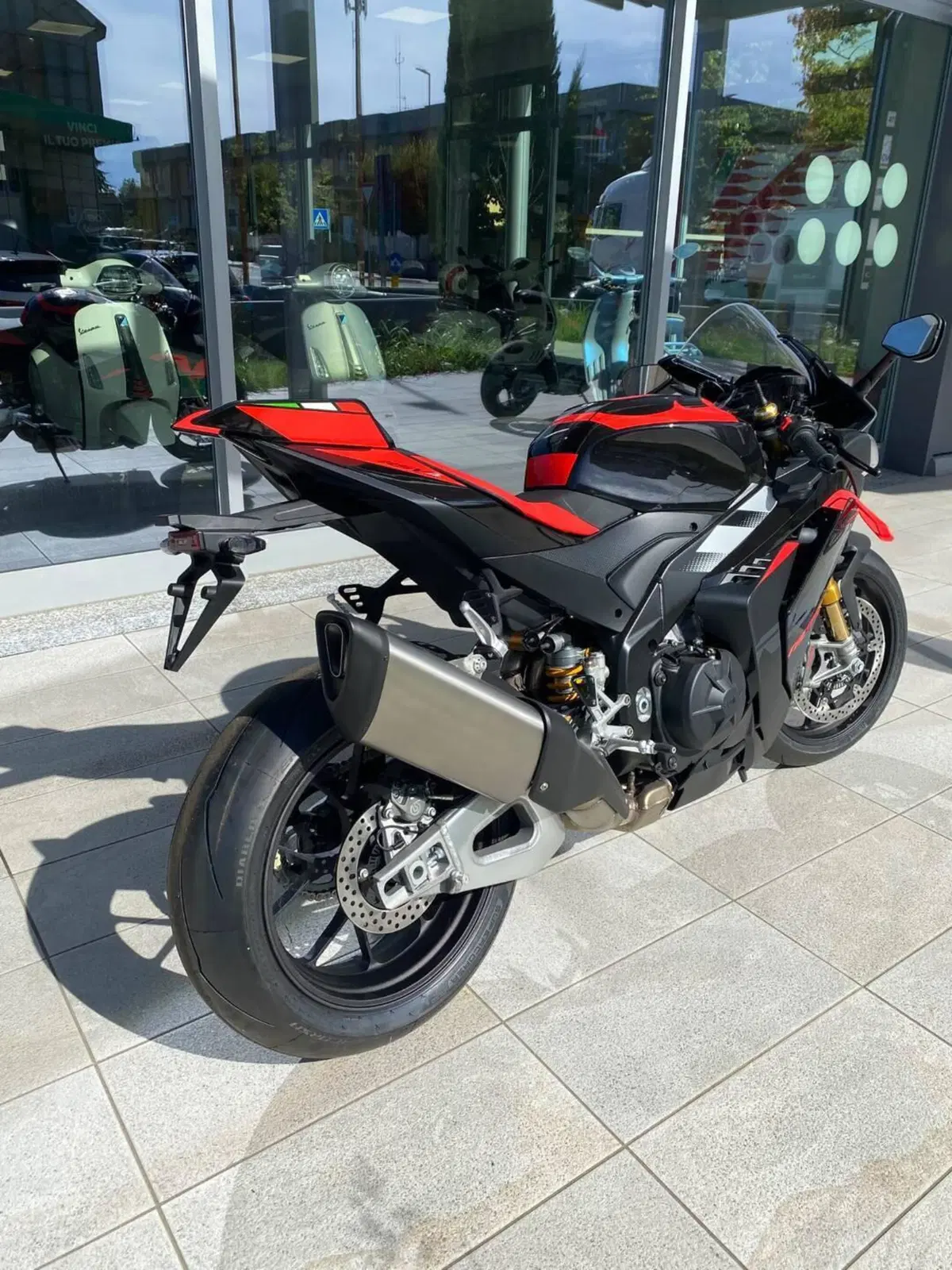 Aprilia RSV4 1100 Factory (2025 - 26) (3)