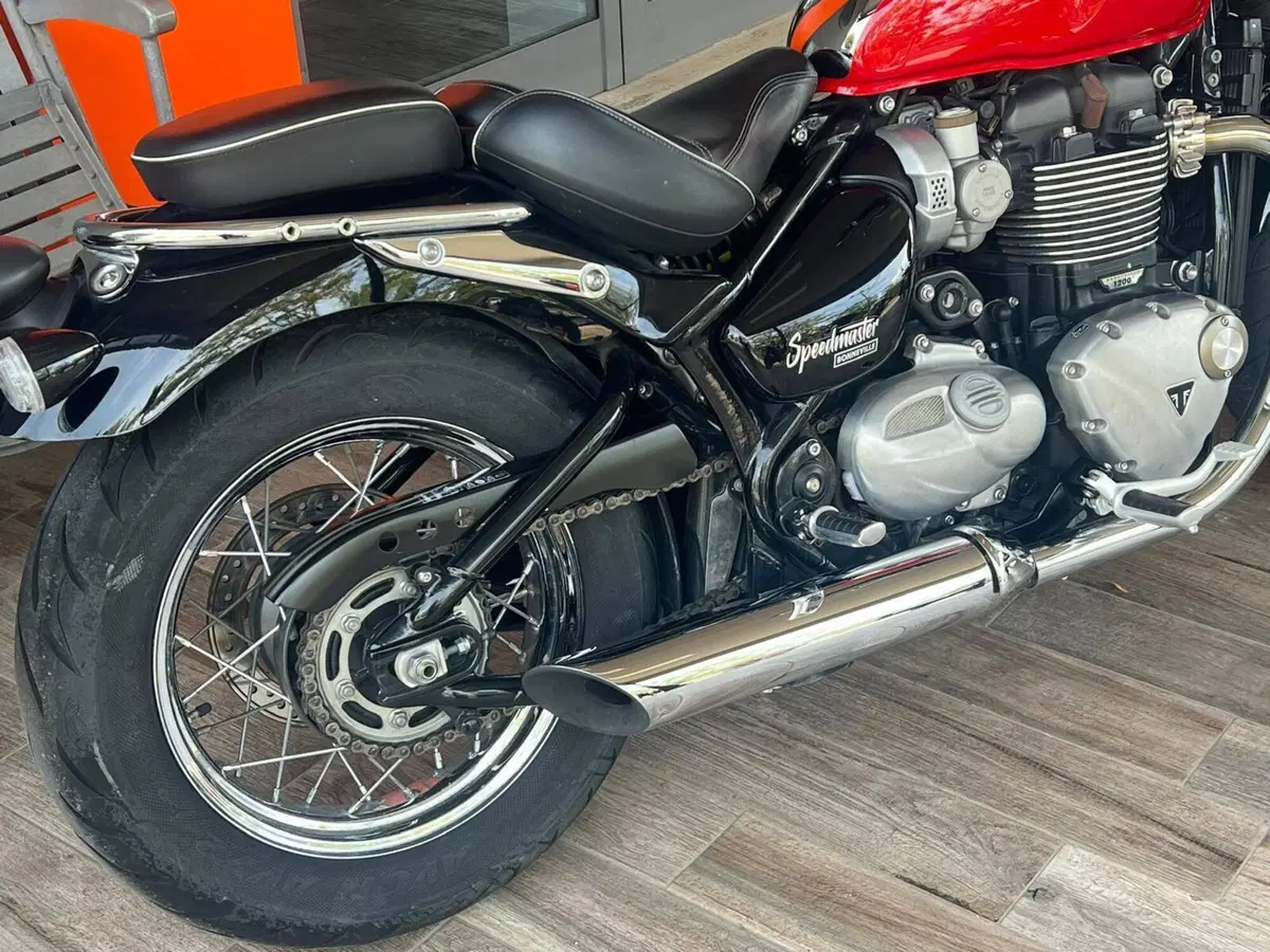 Triumph Bonneville Speedmaster 1200 Chrome Edition (2023) (6)