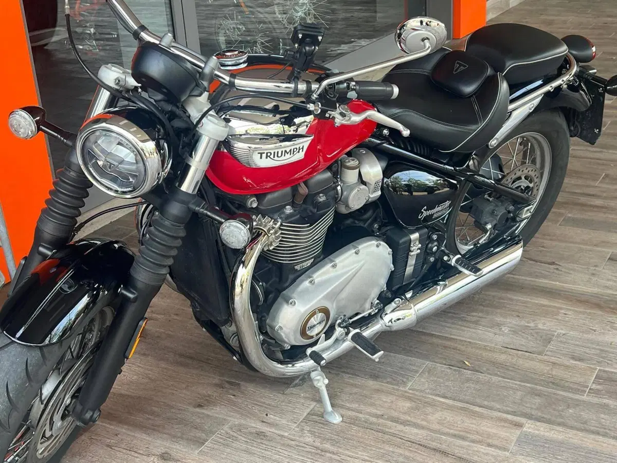 Triumph Bonneville Speedmaster 1200 Chrome Edition (2023) (8)
