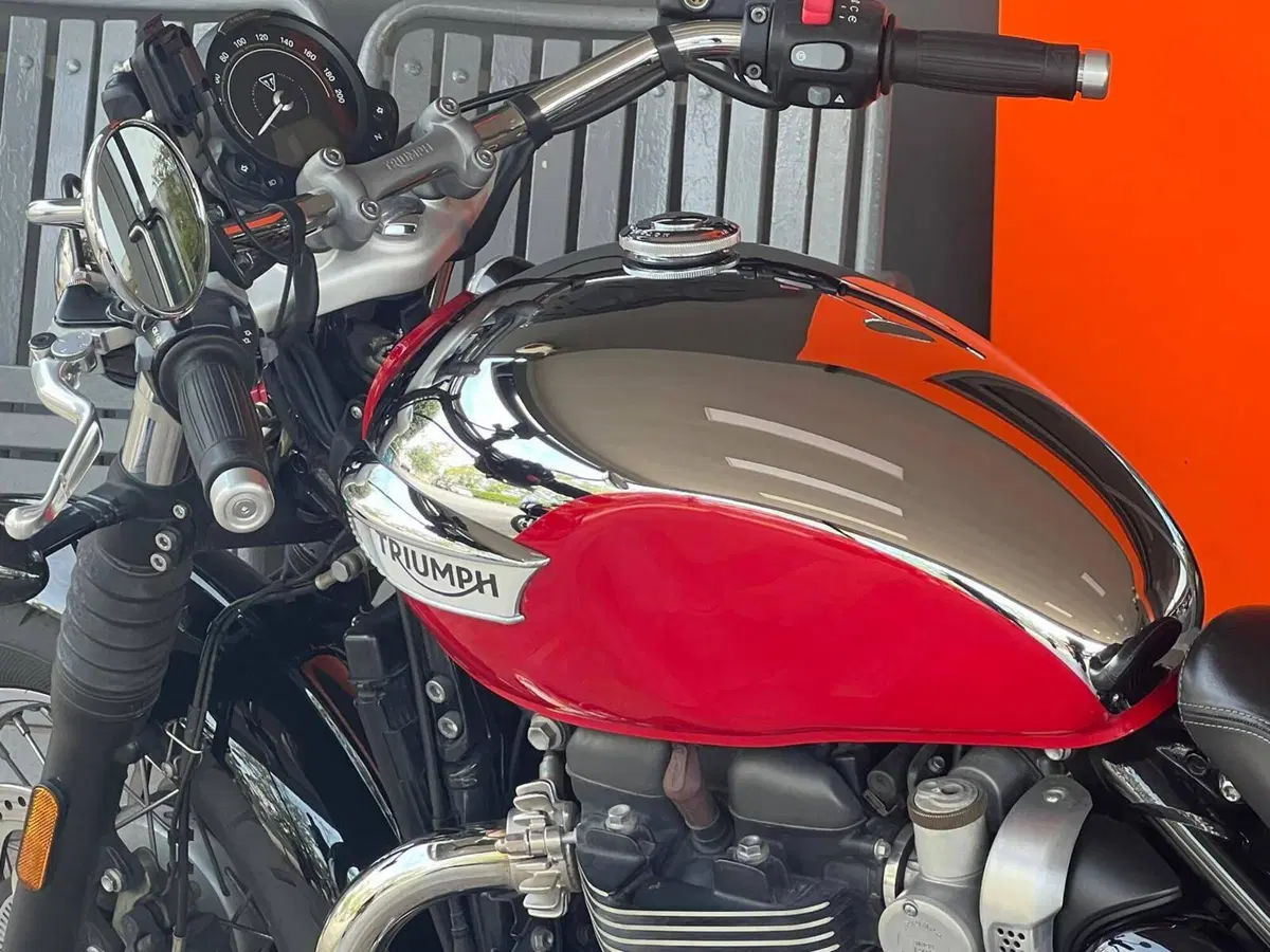 Triumph Bonneville Speedmaster 1200 Chrome Edition (2023) (9)