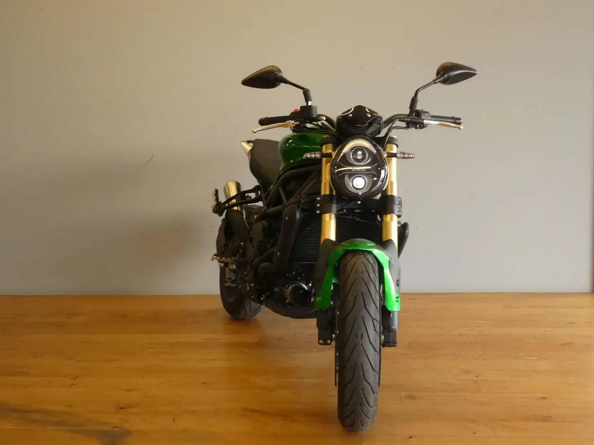 Benelli 752 S (2022 - 25) (2)