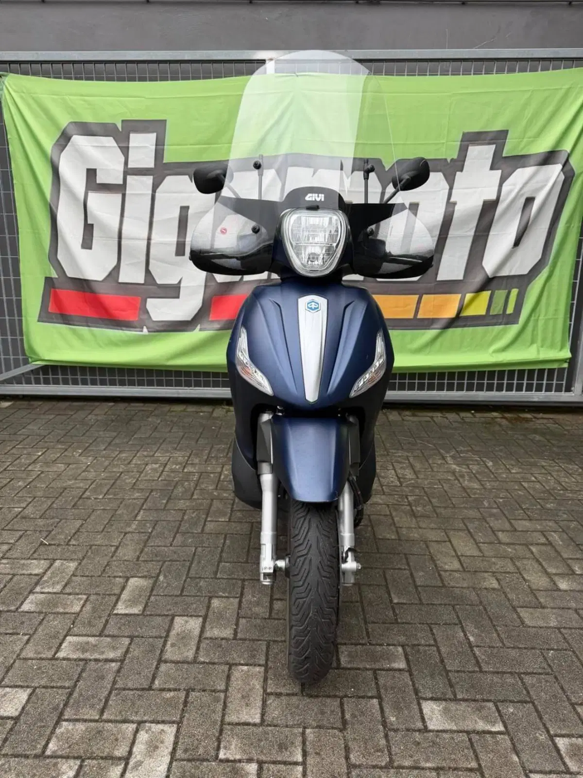 Piaggio Beverly 300 i.e. ABS-ASR (2016 - 20) (4)