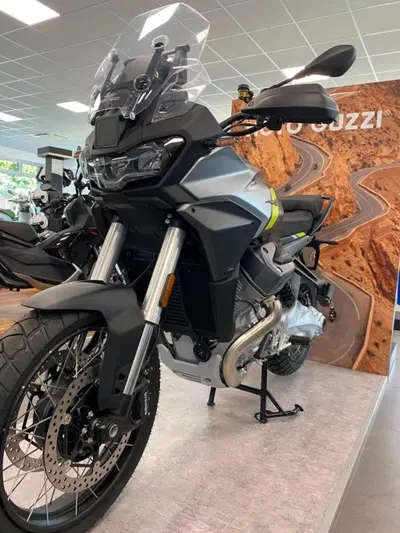 Moto Guzzi Stelvio (2024 - 26) nuova