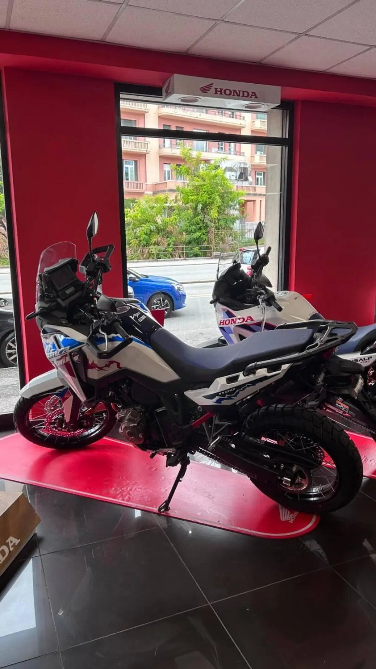 Honda Africa Twin CRF 1100L ES (2024 - 26) (2)