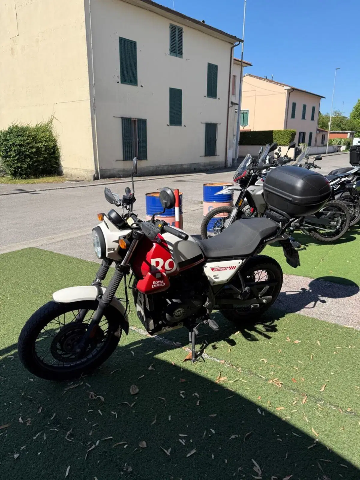 Royal Enfield Himalayan 411 (2021 - 24) (2)