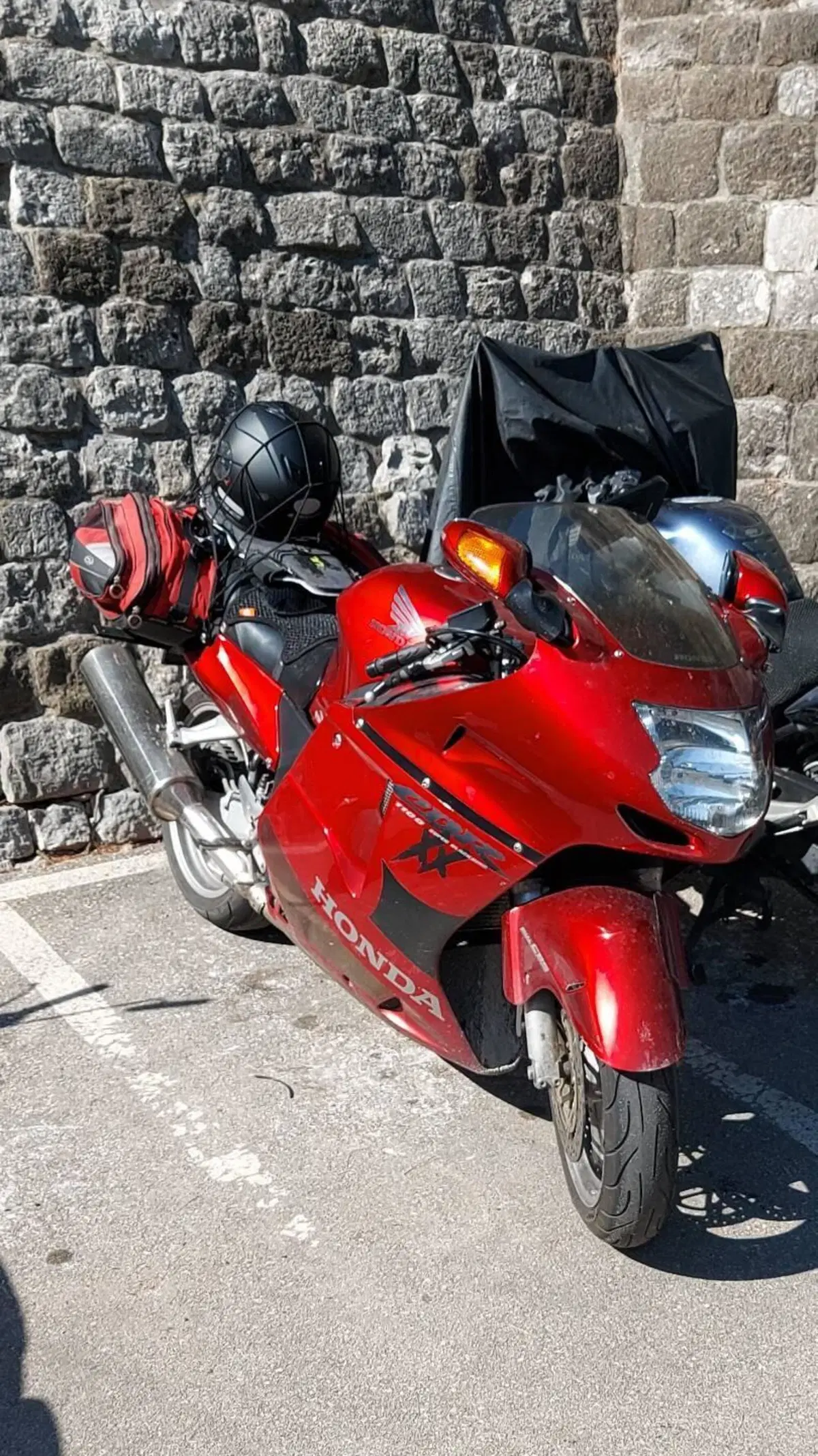 Honda CBR 1100 XX Superblackbird (1999 - 00) (3)