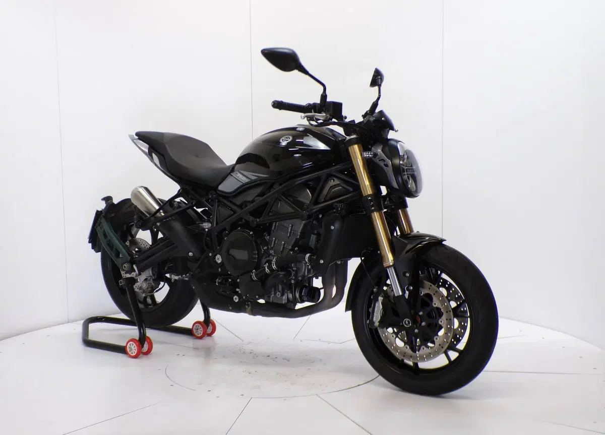 Benelli 752 S (2019 - 20) (2)