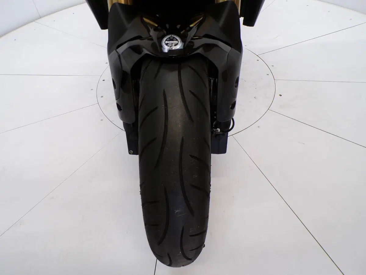 Benelli 752 S (2019 - 20) (10)