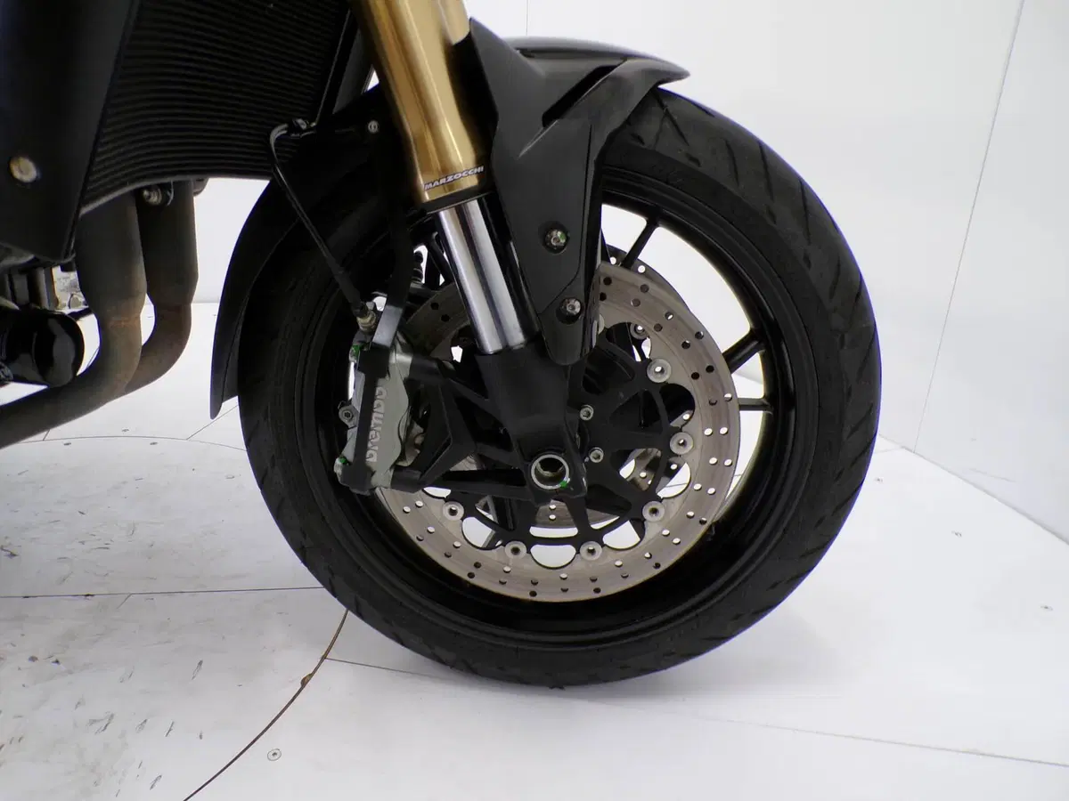 Benelli 752 S (2019 - 20) (12)