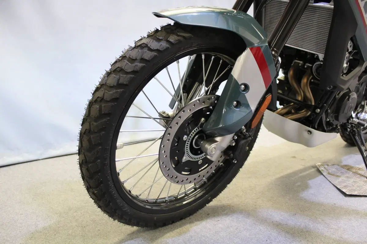 Kawasaki KLE 500 SE (2026 - 27) (13)