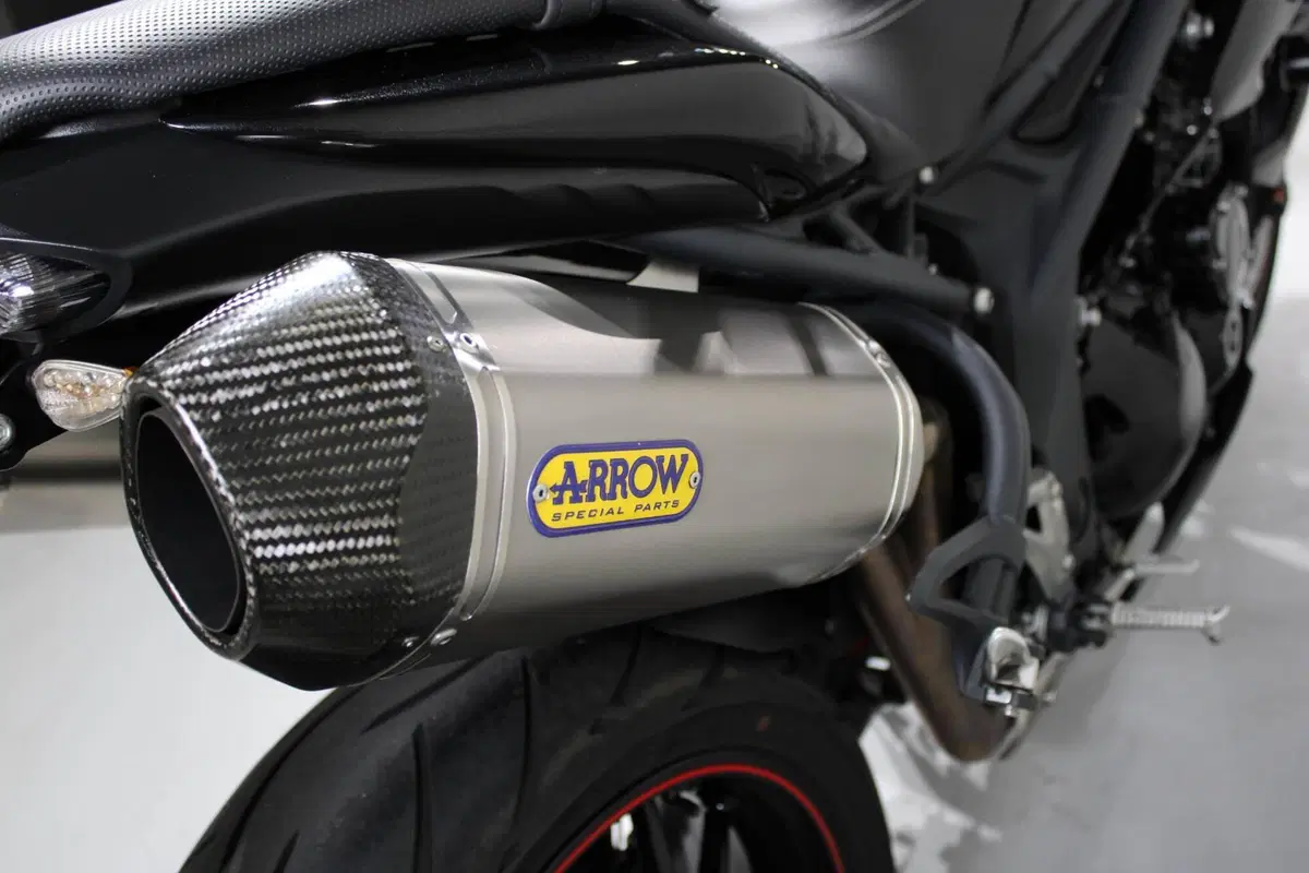 Triumph Speed Triple 1050 ABS (2011 - 15) (8)