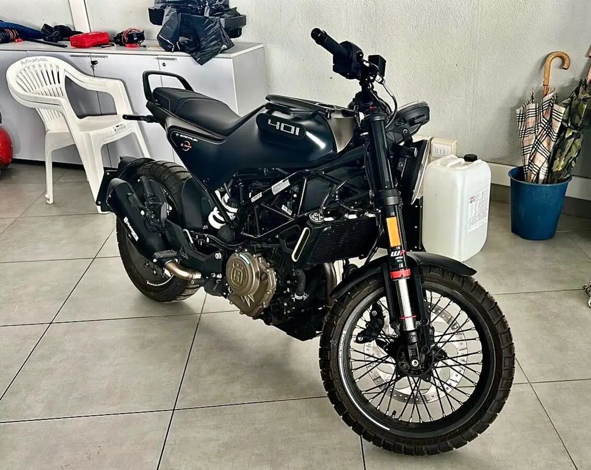Husqvarna Svartpilen 401 (2021 - 23) (2)