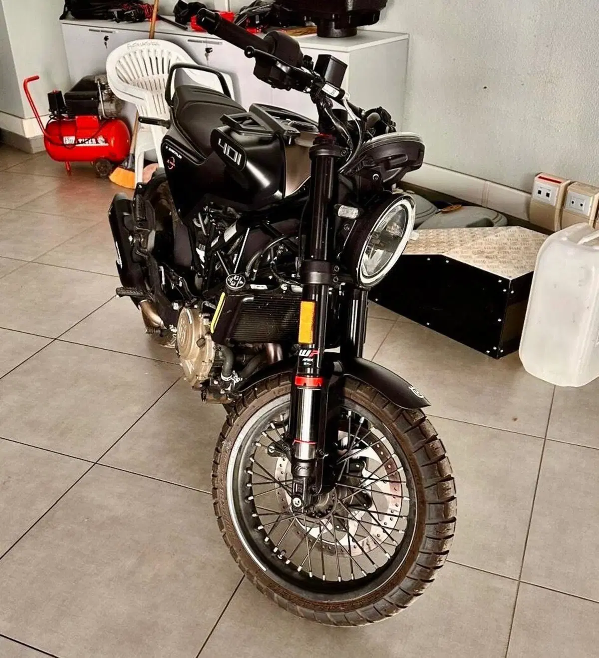 Husqvarna Svartpilen 401 (2021 - 23) (4)